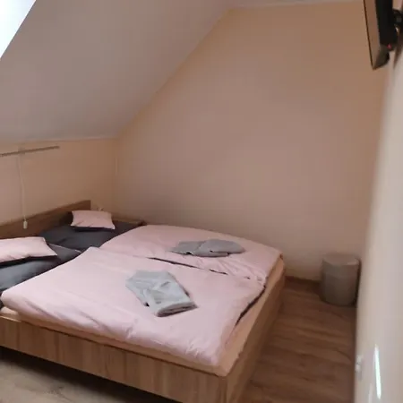 Fulopsziget Vendeghaz Pensjonat *